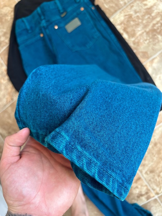 Vintage Wrangler Straight-Leg Jeans in Bright Blue Denim - Picture 4 of 8